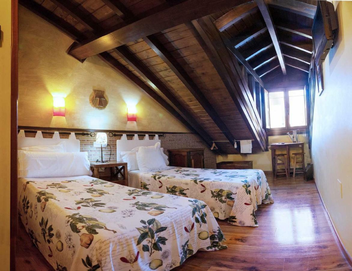 Micro-Hostal La Puerta Del Perdon Вильяфранка-дель-Бьерсо Экстерьер фото