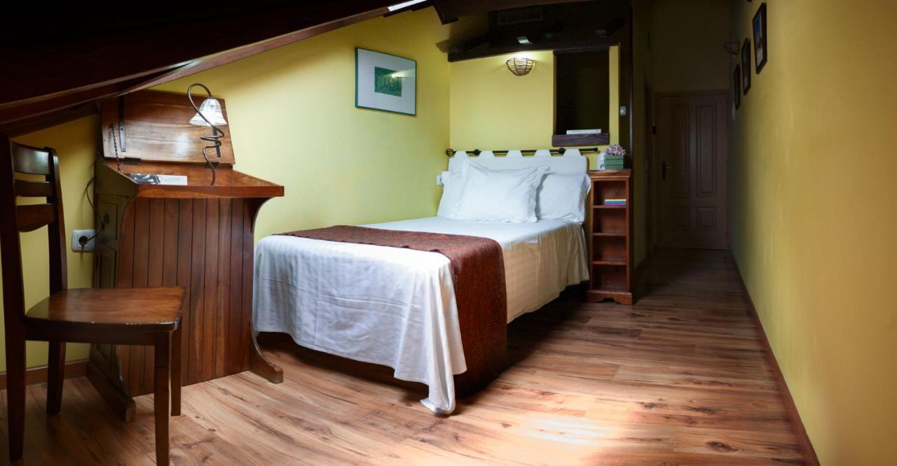 Micro-Hostal La Puerta Del Perdon Вильяфранка-дель-Бьерсо Экстерьер фото